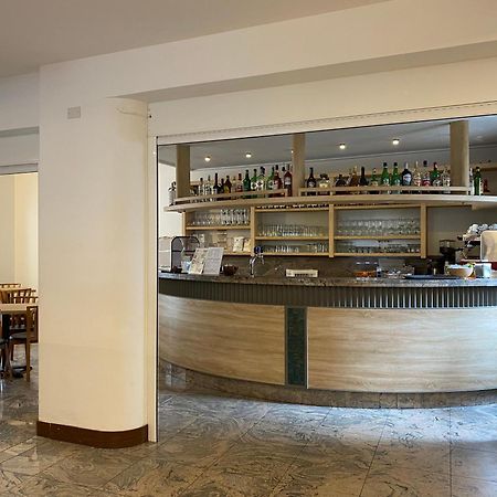 Hotel Sciatori 3 Stelle Superior Temù エクステリア 写真